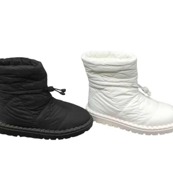 Weather proof boots in white or black inquire for size & color availability - Picture 1 of 3